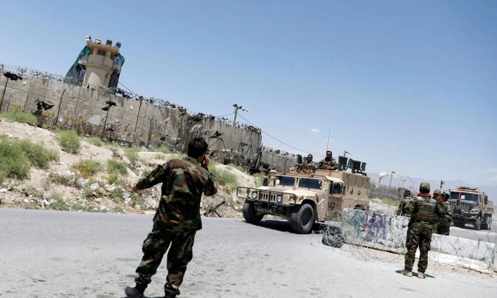 Αφγανιστάν: Οι Ταλιμπάν καταλαμβάνουν κι άλλες επαρχίες – Απόλυτο χάος